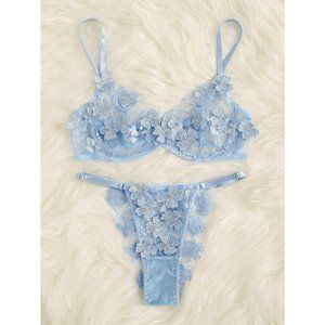 Applique Lace Underwire Lingerie Set